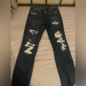 American Eagle Outfitters Ripped Jeans size 8